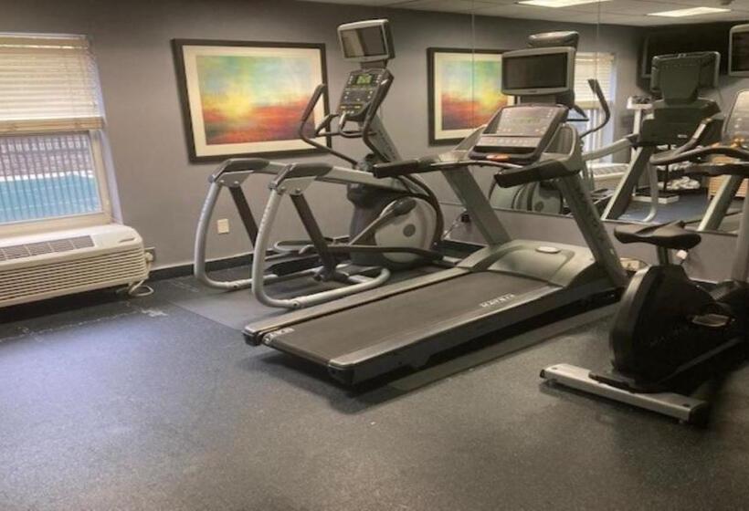 Holiday Inn Express Hotel & Suites Danbury I 84 By Ihg