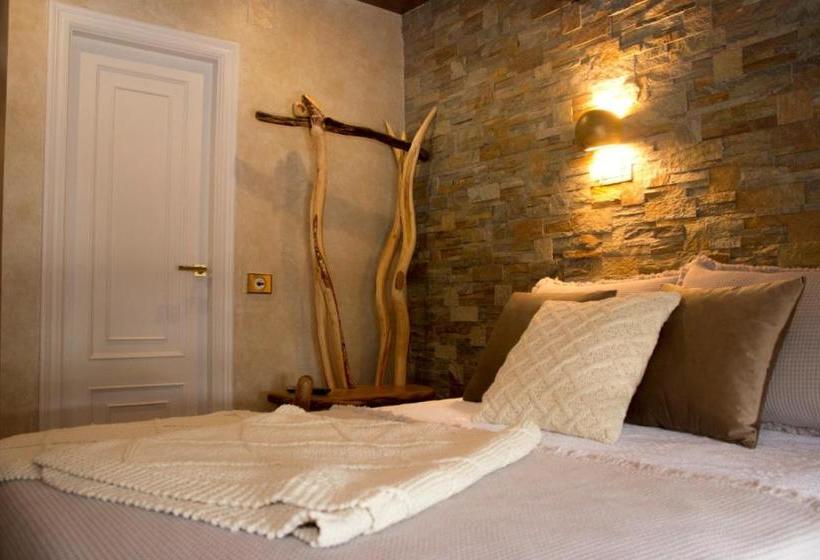 فندق Hostal Mesón Antón