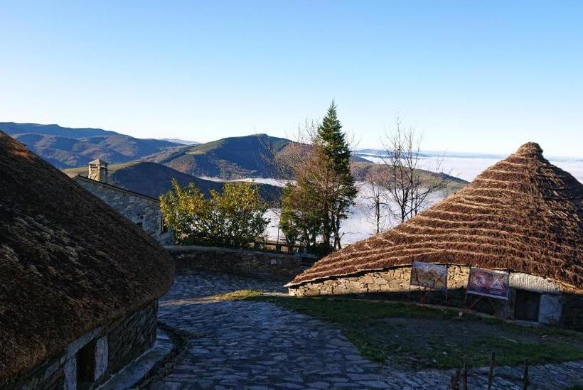 فندق Hostal Mesón Antón