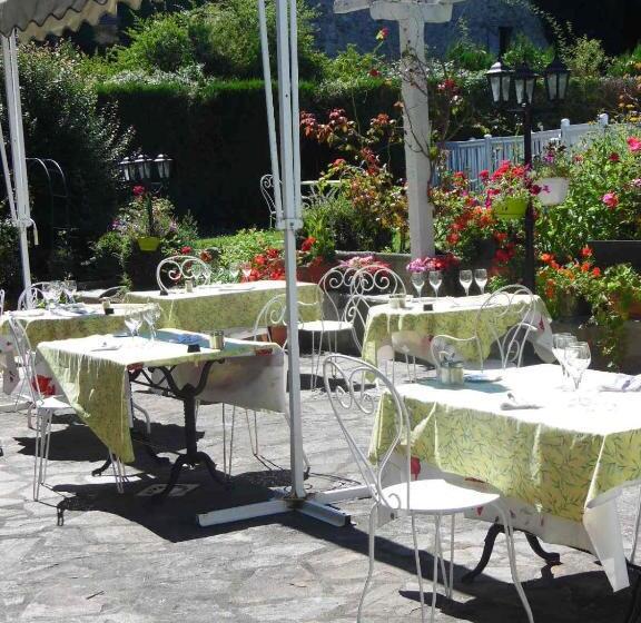 Отель Hostellerie De La Poste