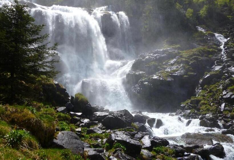 Отель Hostellerie De La Poste