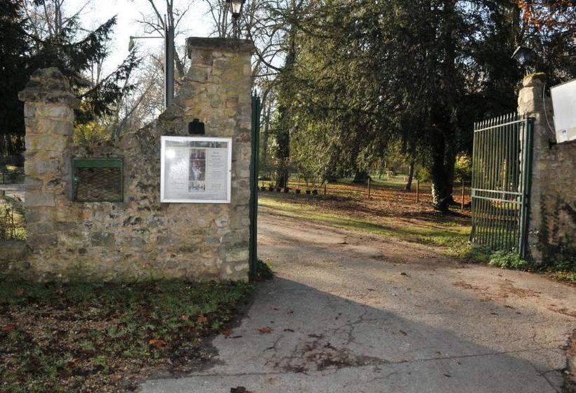 Отель Hôtellerie Nouvelle De Villemartin