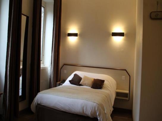 호텔 Logis Hostellerie Des Monts Jura