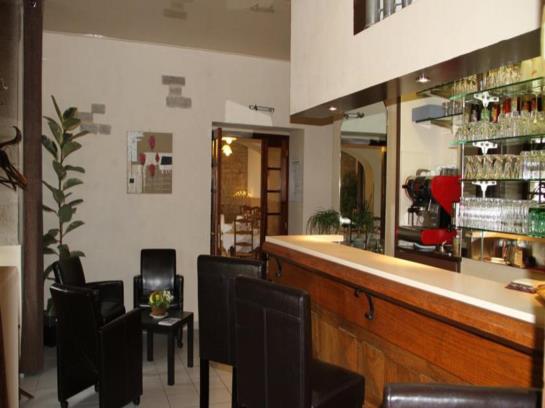 호텔 Logis Hostellerie Des Monts Jura