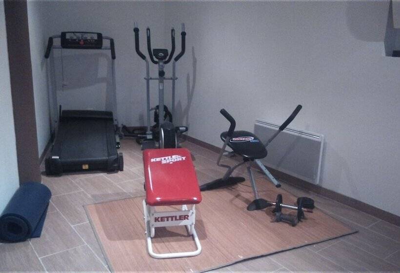 Отель Hôtel Espace Montclar