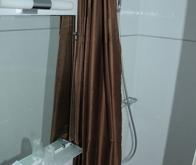 فندق Hôtel Patio Brancion