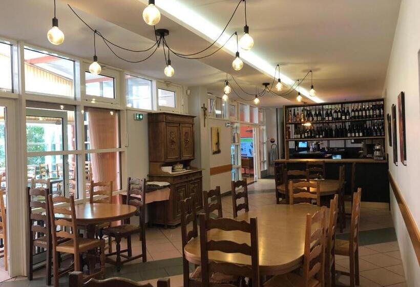 ホテル Hôtel Saint Augustin