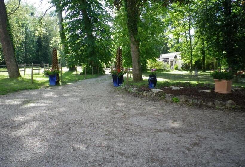 Отель Hôtellerie Nouvelle De Villemartin