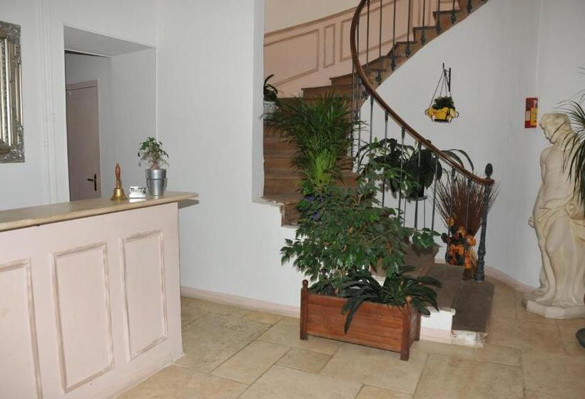 Отель Hôtellerie Nouvelle De Villemartin