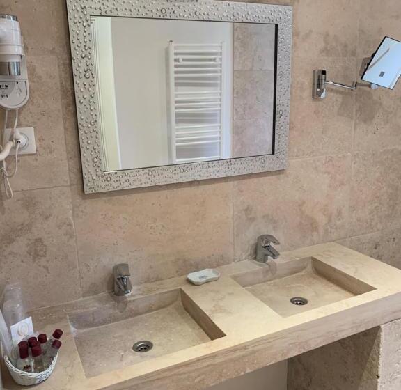 Отель Hôtellerie Nouvelle De Villemartin