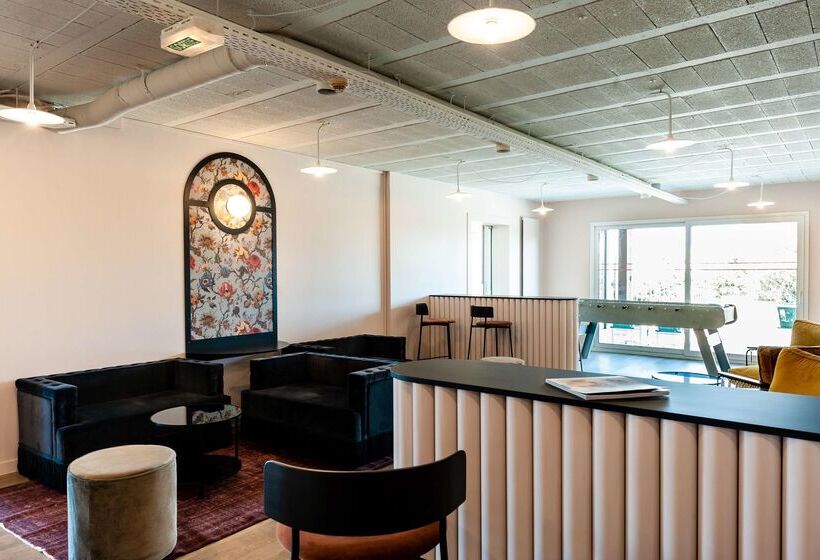 Отель Kyriad Nuits Saint Georges