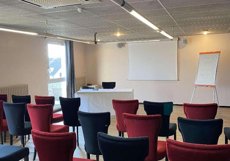 Отель Kyriad Nuits Saint Georges