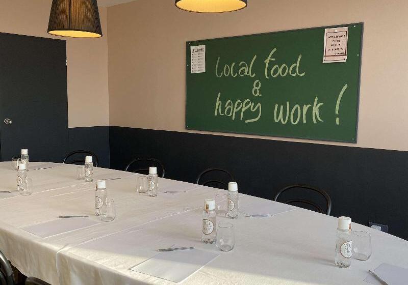 Отель Kyriad Nuits Saint Georges