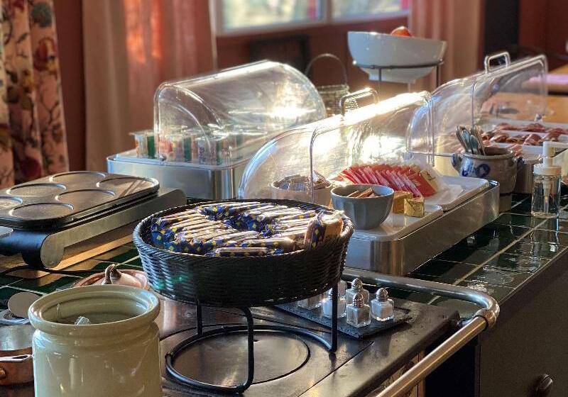 Отель Kyriad Nuits Saint Georges