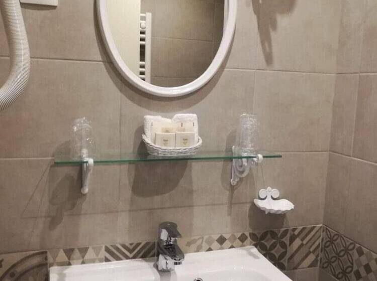 فندق L Auberge Du Port Des Roches