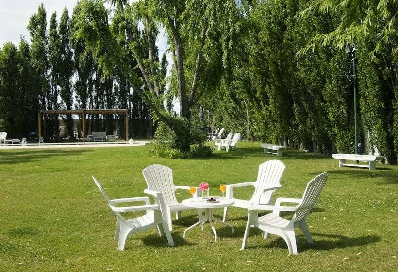 هتل La Posada De Madryn