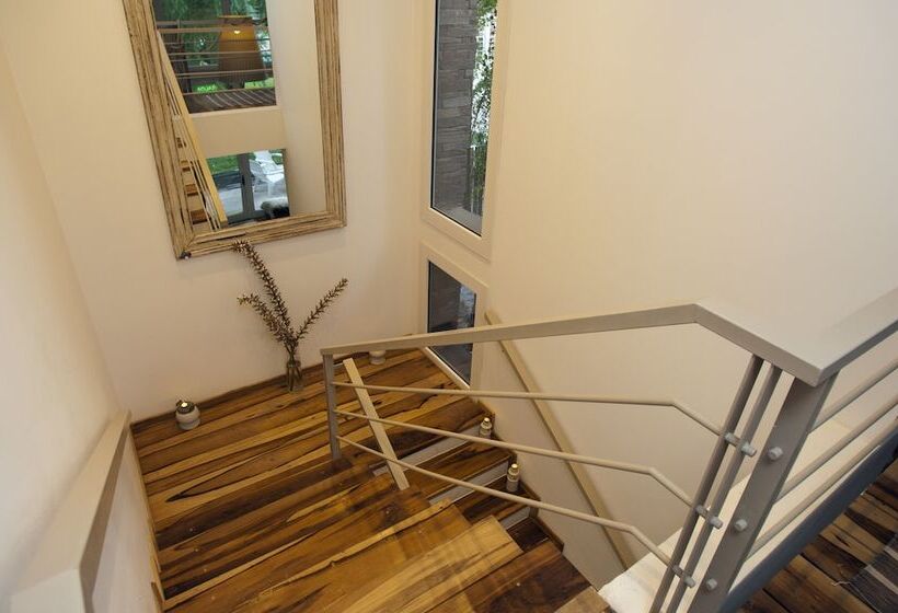 هتل La Posada De Madryn