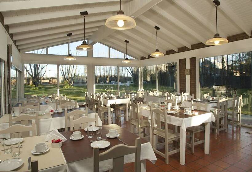 هتل La Posada De Madryn