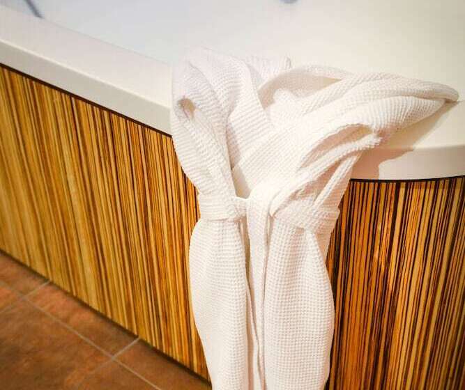 فندق Logis Hôtel Restaurant Résidence