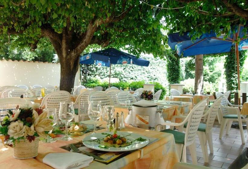 Logis Hotel Des Voyageurs