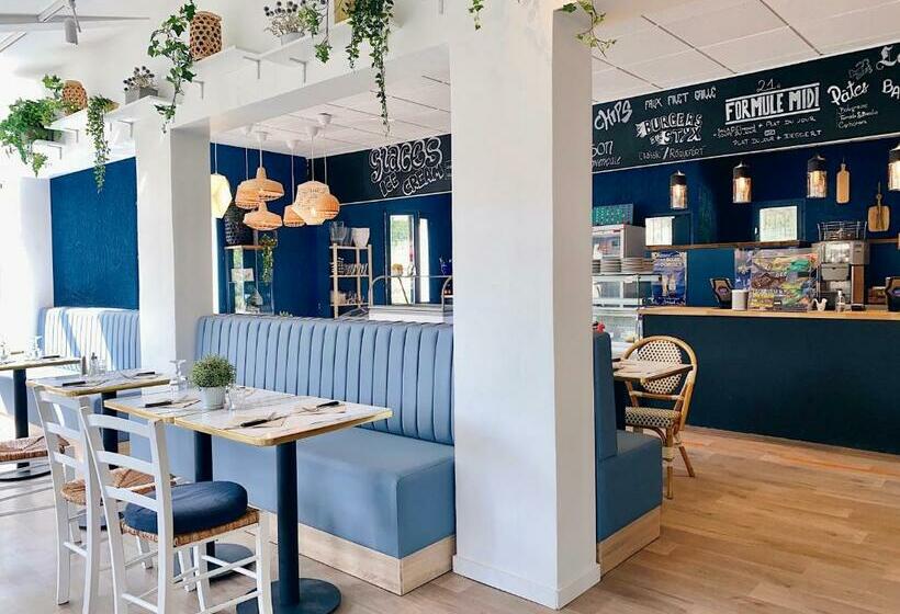 בית מלון כפרי Le Provence   Restaurant Le Styx