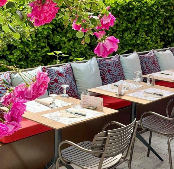 בית מלון כפרי Le Provence   Restaurant Le Styx