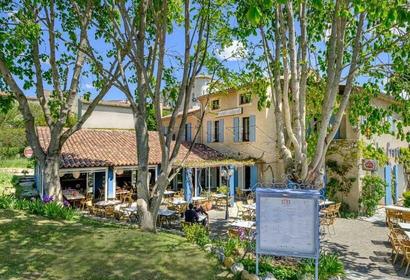 בית מלון כפרי Le Provence   Restaurant Le Styx