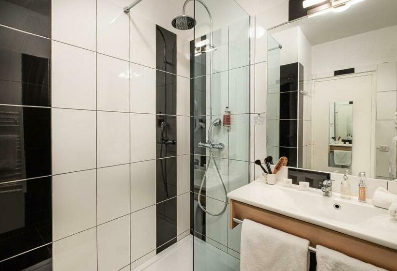 בית מלון כפרי Le Provence   Restaurant Le Styx