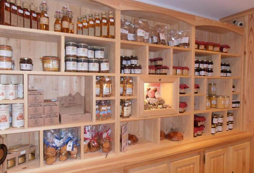 בית מלון כפרי Le Relais De L'aubrac