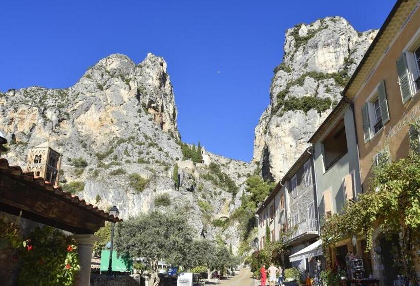 ホテル Le Relais De Moustiers