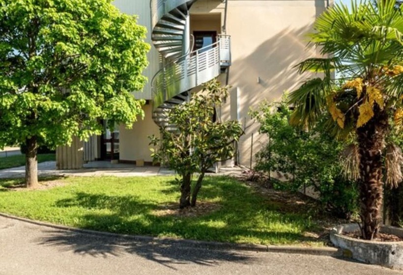 Отель Le Saint Vincent Lyon Sud