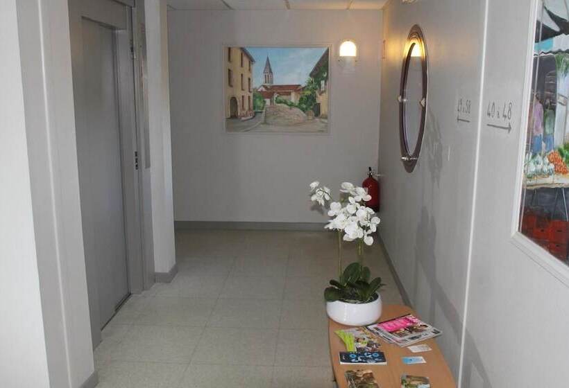 Отель Le Saint Vincent Lyon Sud