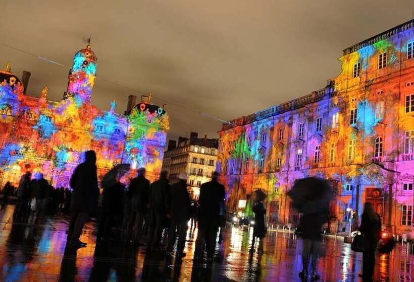 Отель Le Saint Vincent Lyon Sud