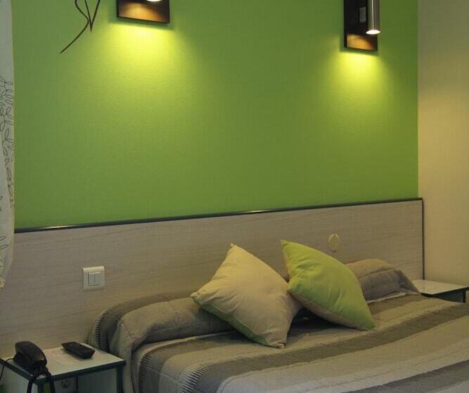 Отель Le Saint Vincent Lyon Sud