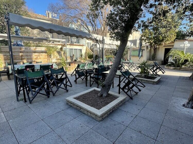 فندق Les Cigalons