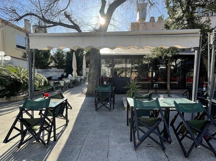 فندق Les Cigalons