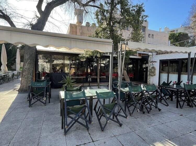 فندق Les Cigalons