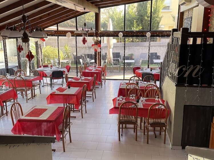 فندق Les Cigalons