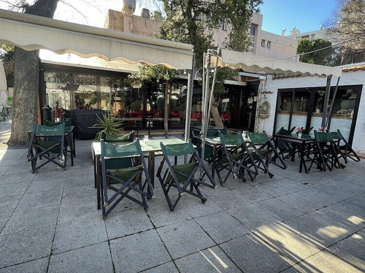 فندق Les Cigalons