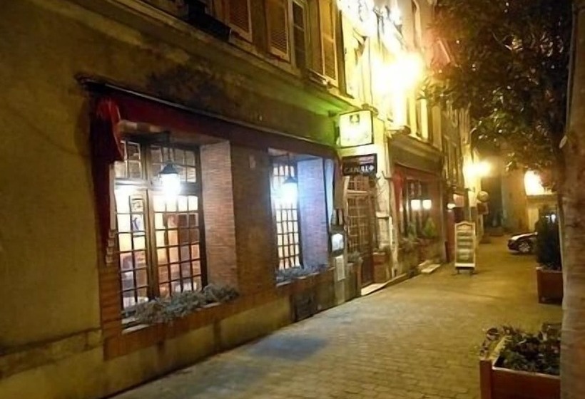 فندق Logis   Hôtel Restaurant L Ecu De France