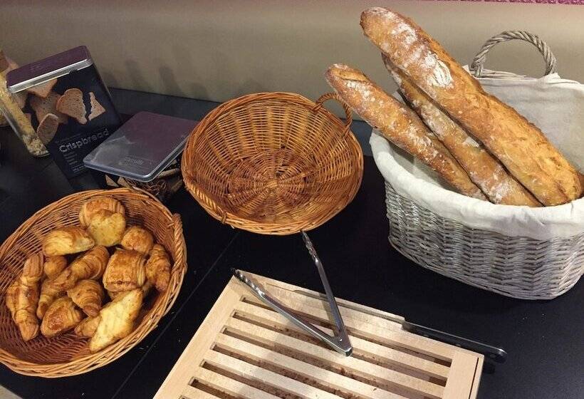 Logis Hotel Des Bourbons