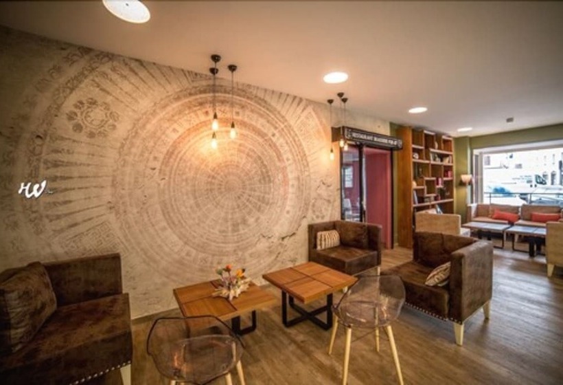 Logis Hotel Des Bourbons