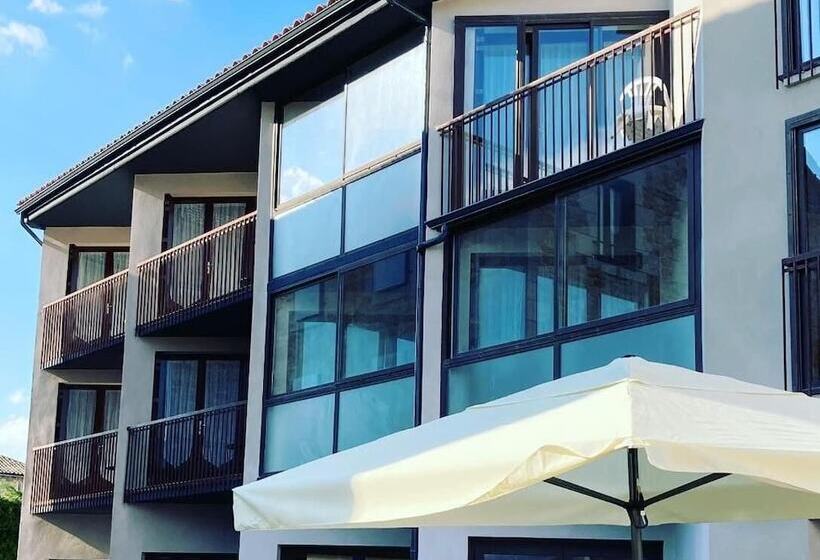 Logis Hotel Restaurant Des Voyageurs