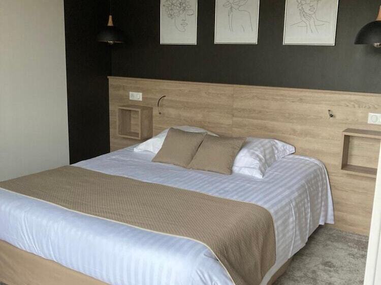 Logis Hotel Restaurant Des Voyageurs