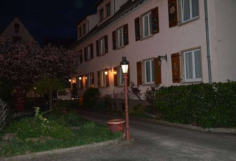 酒店 Logis Hôtel Du Centre   Halte Idéale En Cyclotourisme Avec Garage à Vélos Clos