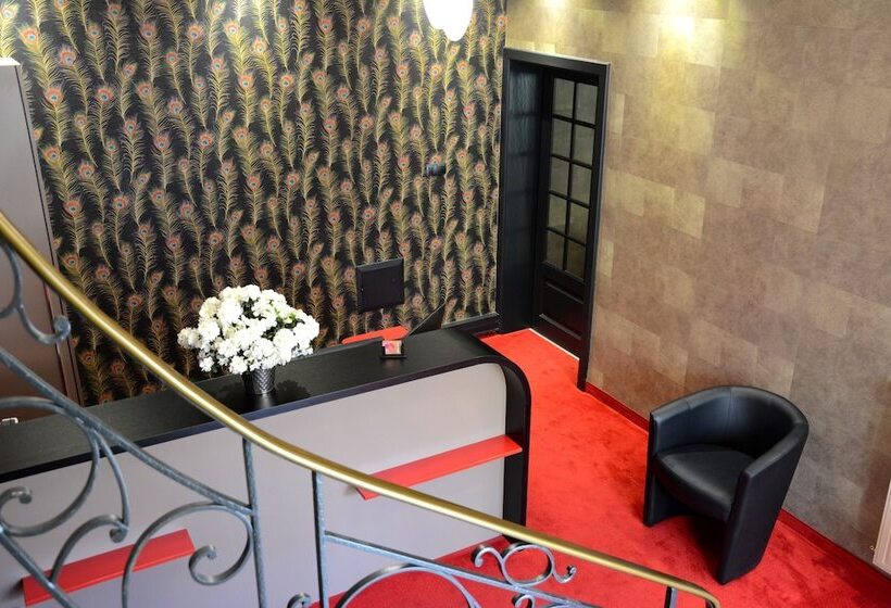 酒店 Logis Hôtel Du Centre   Halte Idéale En Cyclotourisme Avec Garage à Vélos Clos