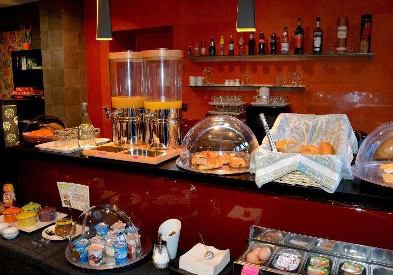 酒店 Logis Hôtel Du Centre   Halte Idéale En Cyclotourisme Avec Garage à Vélos Clos