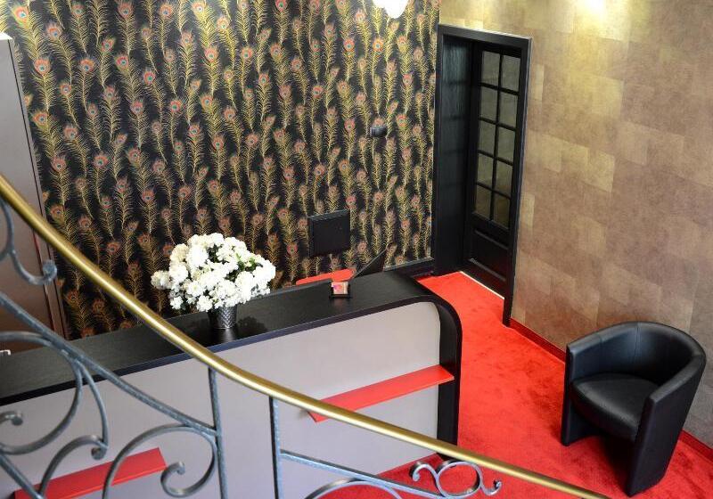 酒店 Logis Hôtel Du Centre   Halte Idéale En Cyclotourisme Avec Garage à Vélos Clos