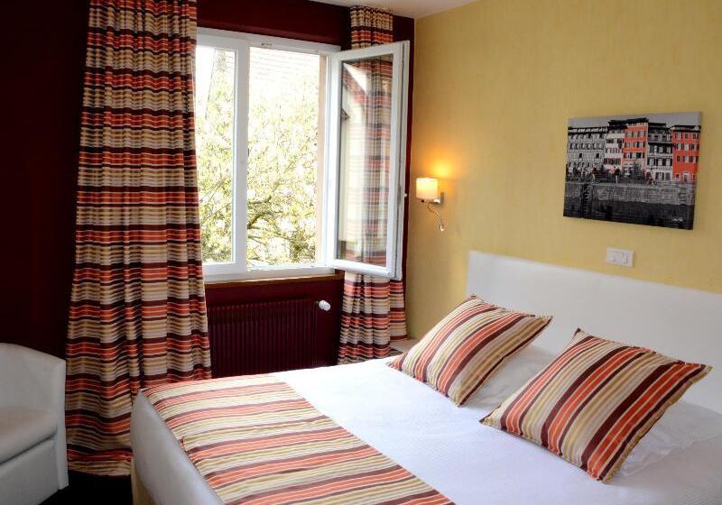 酒店 Logis Hôtel Du Centre   Halte Idéale En Cyclotourisme Avec Garage à Vélos Clos