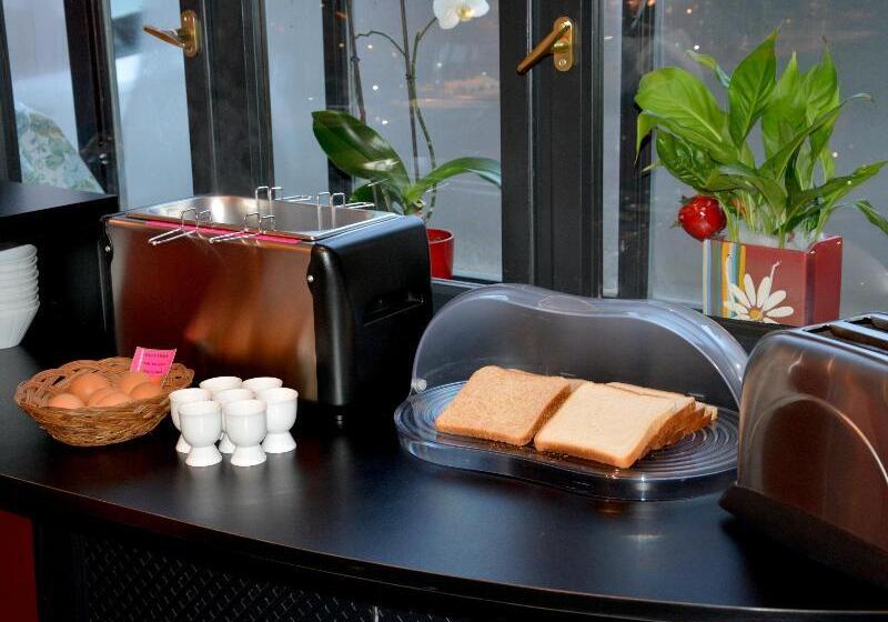 酒店 Logis Hôtel Du Centre   Halte Idéale En Cyclotourisme Avec Garage à Vélos Clos